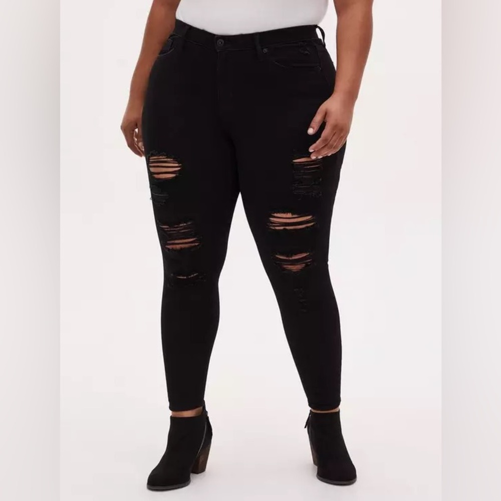 Torrid sky high skinny jeans - distressed black - 22S